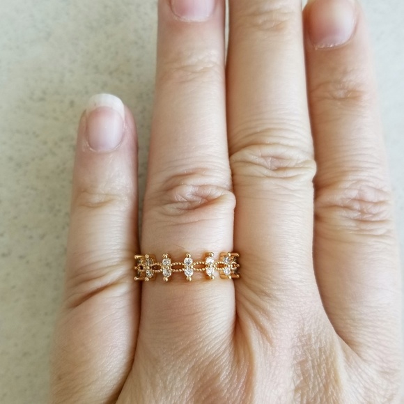 Delicate Yellow Gold Ring - Picture 6 of 8